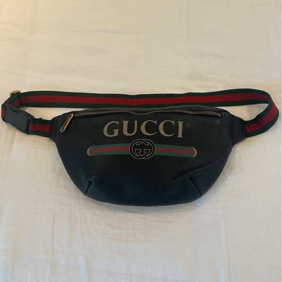 Gucci Logo Belt Bag/Fanny Pack - Picture 2 of 8
